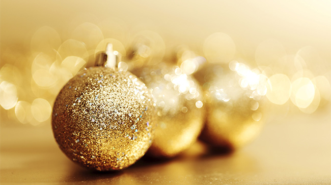 Goldene Weihnachtskugeln